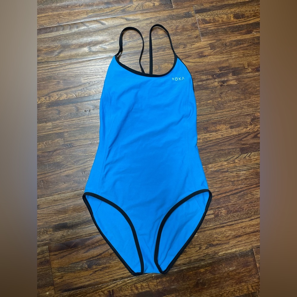 ROKA Woman one-piece swim suit 34(M)
